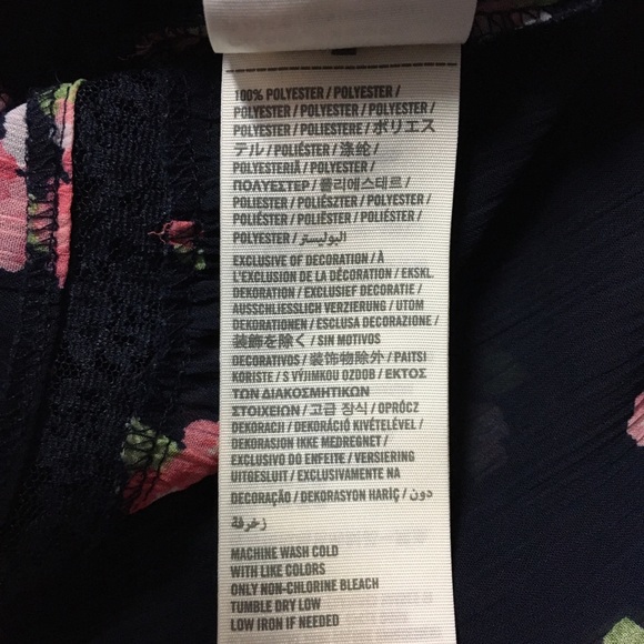 - Abercrombie Short Sleeve Blue Floral & Lac… - Picture 8 of 8